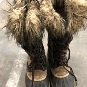 Sorel Shoes - Sorel Joan of Arctic boots size 9 Sorel Shoes - Sorel Joan of Arctic boots size 9